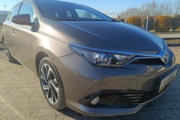 Toyota Auris II Hatchback 5d Facelifting 1.2 D-4T 116KM 2017